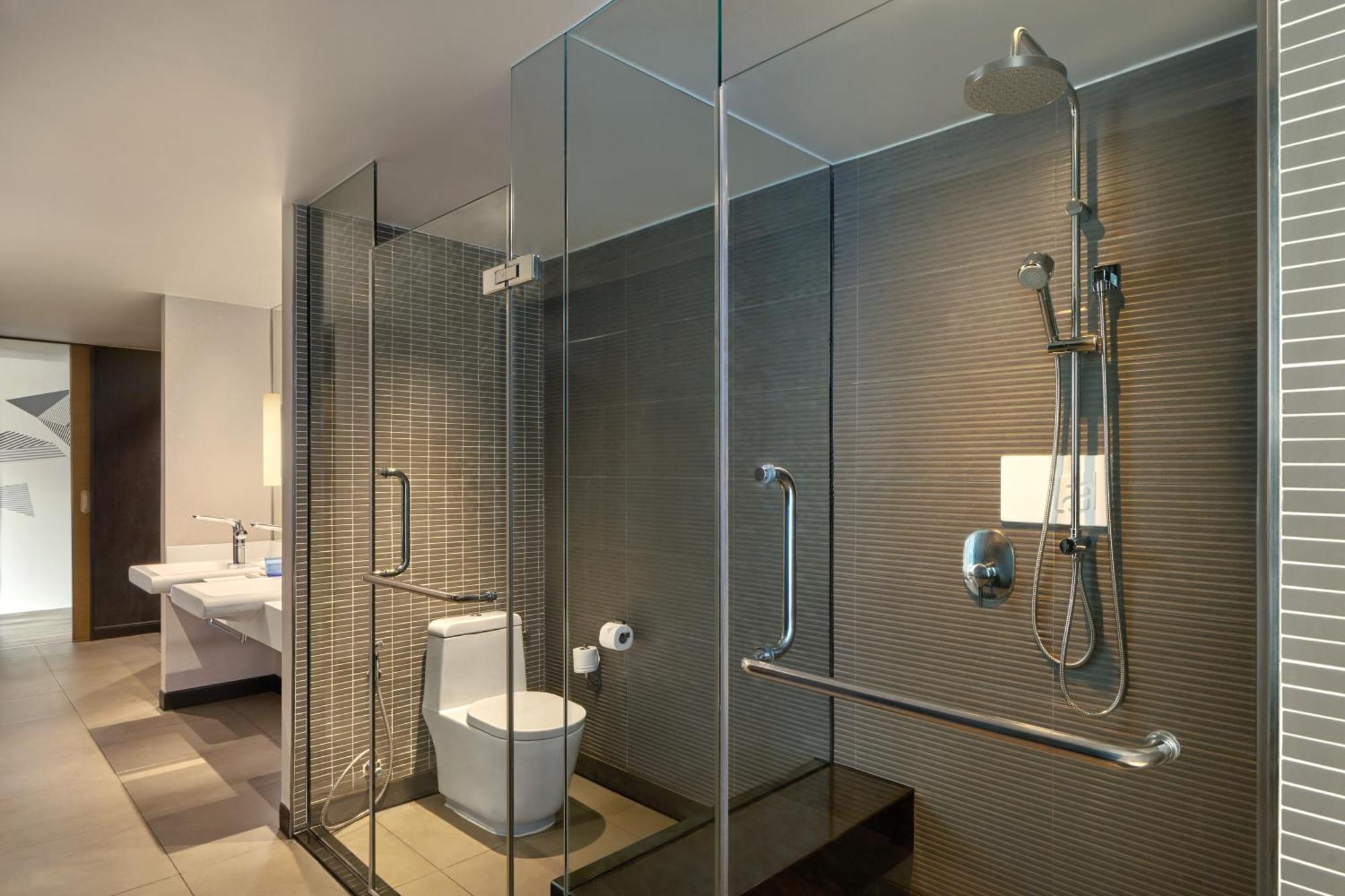 One-Bedroom Savvy King Suite with City View - High Floor